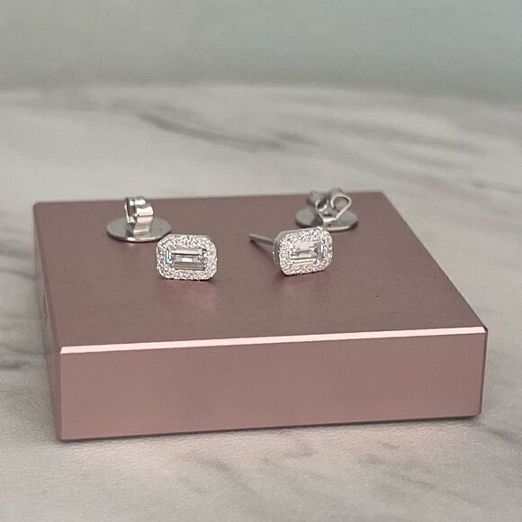 NORDSTROM Classic Simulated Diamond Stud Earrings, Sterling Silver Platinum, NWT - Picture 11 of 13